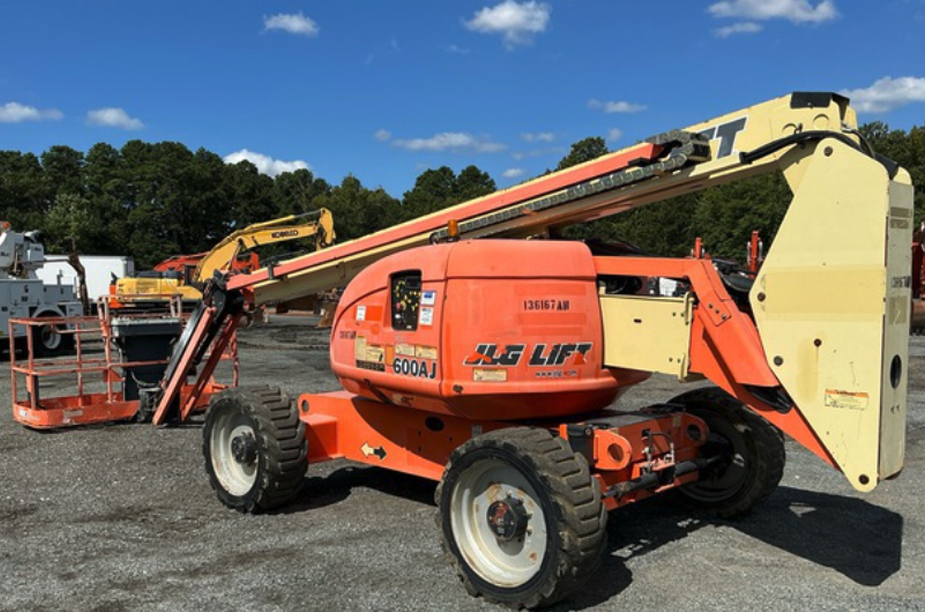 2014_JLG600AJ_004