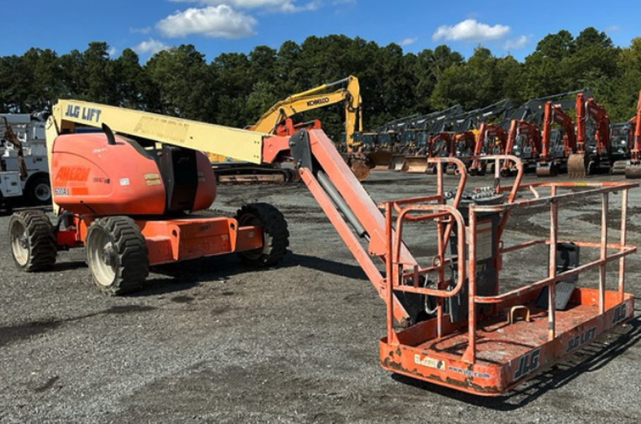 2014_JLG600AJ_006